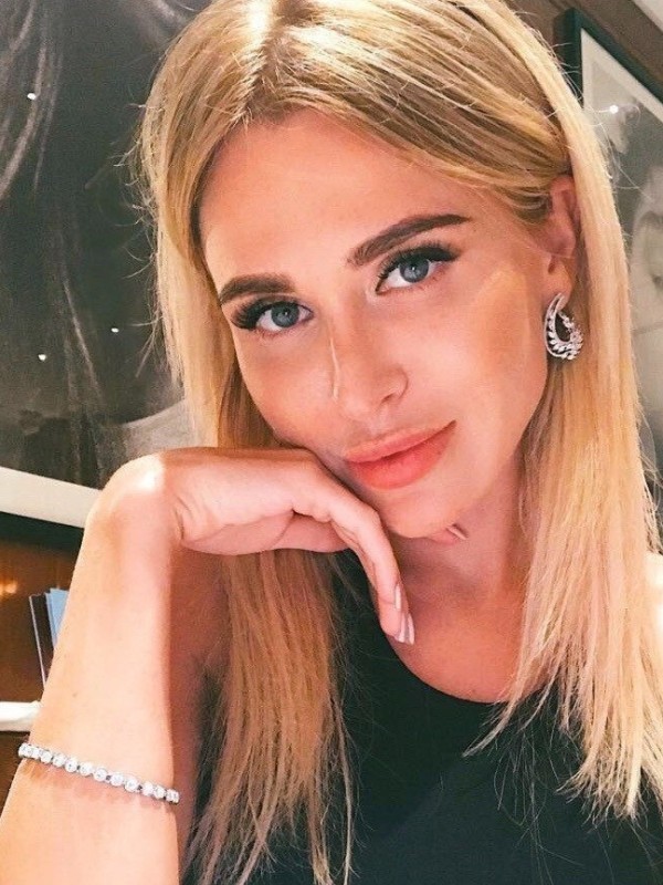 Карина привлекательная девушка из Димитровграда цена от 3500 руб