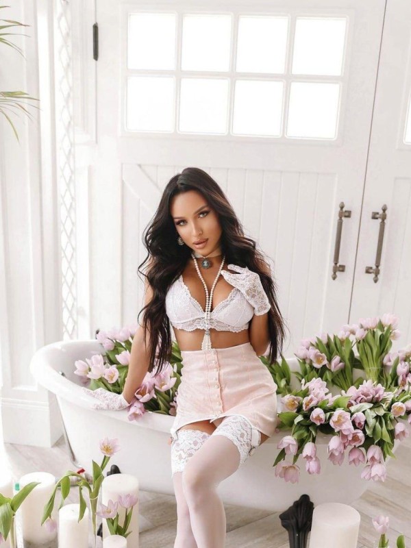 Оксана привлекательная девушка из Димитровграда цена от 6000 руб